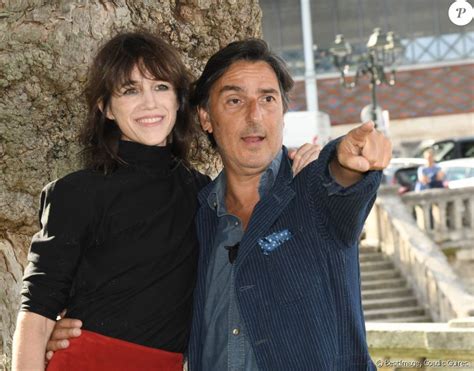 Charlotte Gainsbourg Et Son Nouveau Compagnon