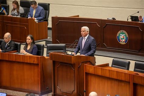 Ministro De La Presidencia Present Proyecto Que Regula La Ley De