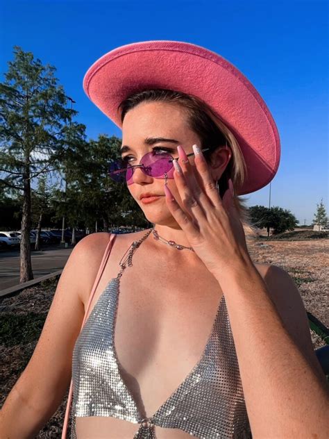 7 Hot Sexy Naomi Shihab Nye Bikini Pics