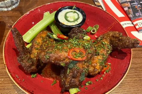 I Tried Tgi Fridays Bottomless Chicken Wings And I Saved £21 By