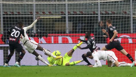 Roma Rashford And Ian Wright React As Abraham Scores Decisive Goal