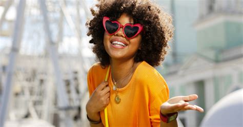 10 signs you have an upbeat personality, who ignites positivity in ...