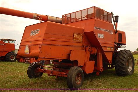 Massey Ferguson 760 Combine In Paola KS Item J2075 Sold Purple Wave