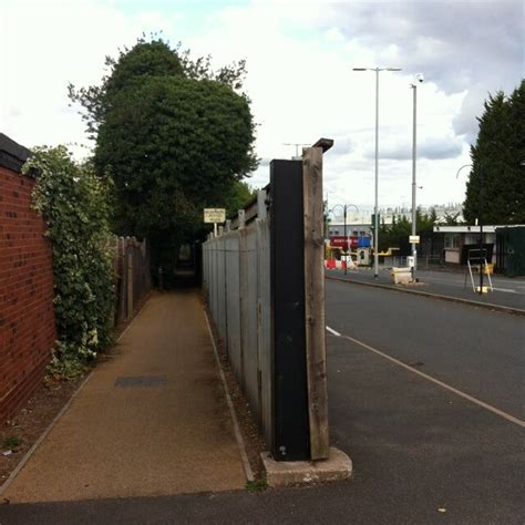 Public Footpath Lode Lane Solihull A J Paxton Cc By Sa