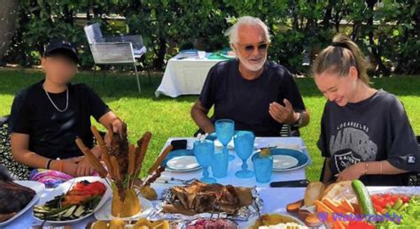 Flavio Briatore E La Foto Con I Figli Spunta Il Commento Romantico Di