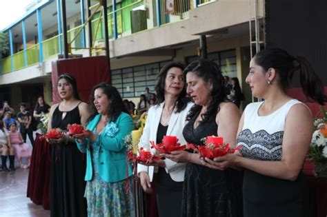 Conmovedora Ceremonia De Licenciatura Cuartos Medios