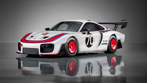 Porsche Brings Back 935 Race Car Just 77 Examples Available 6speedonline