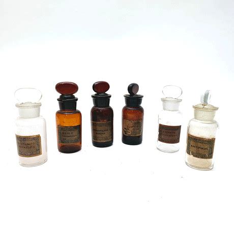 SAMLING AV SEX ANTIKA GLASAPOTEKSBURKAR Glas Bruksglas Auctionet