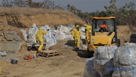 Під Одесою почали ліквідацію могильника зі 147 тоннами дусту