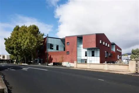 The Glenorchy Health Centre, Tasmania - e-architect