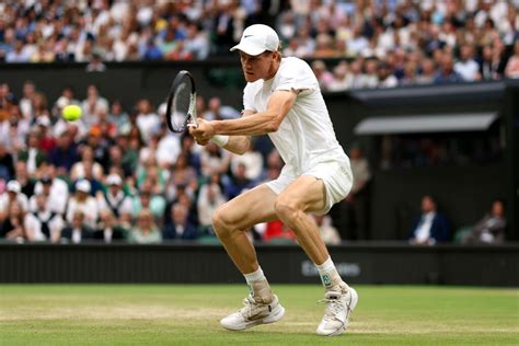 Tennis Wimbledon Sinner Eliminato Ai Quarti Medvedev Trionfa In