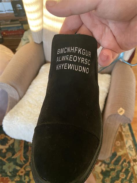 Does anyone know any information about this shie : r/WhatsThisShoe