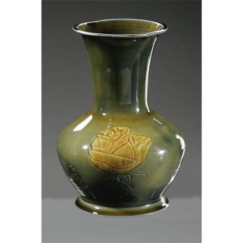 "AN IRISH WADE PORCELAIN BALUSTER VASE, 20TH C. AN IRISH POTTERY VASE"