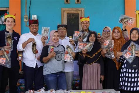 Empowering Small Scale Fisheries Women Groups In Banyuwangi To Enhance