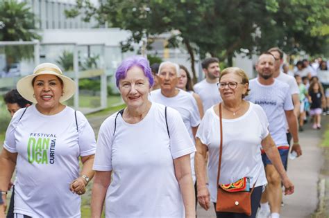 Semana contra o sedentarismo em Curitiba começa caminhada de 5km