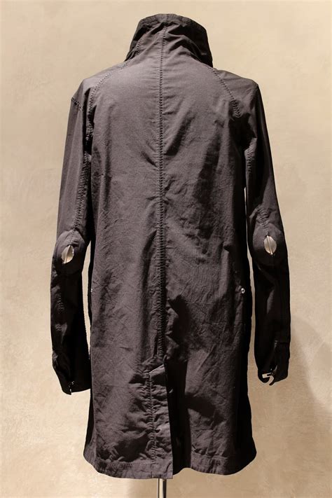 CAROL CHRISTIAN POELL SS16 PROSTHETIC ELBOW, BUTTON-DOWN COLLAR PARKA