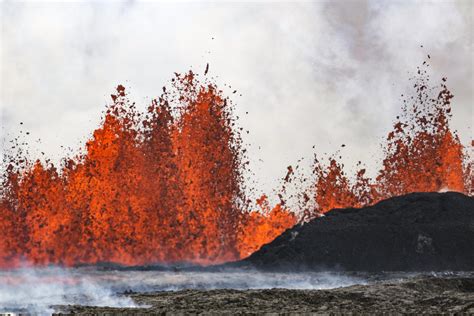 Watch A Volcano In Iceland Erupted Again Shooting Lava More Than 100