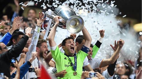 Iker Casillas Se Retira Las Cifras Y R Cords De Su Carrera Profesional