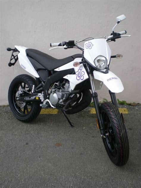 DERBI SENDA SM DRD X TREME déco fleurs Cycles Soiteur Lorient SYM