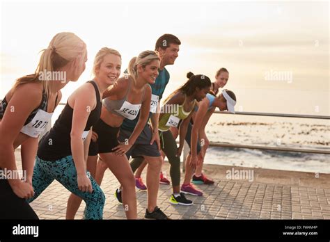 Marathon runners starting line hi-res stock photography and images - Alamy