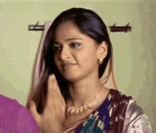 Anushka Hot Hip In Saree