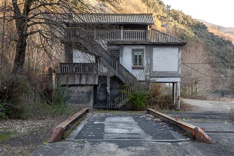 Instalaciones Abandonadas Del Lavadero De La Recuelga De Antracitas De