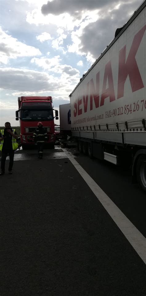 Coliziune Ntre Trei Camioane Pe Autostrada A Ntre N Dlac I Pecica