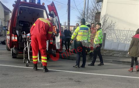 ACUM FOTO Accident cu victime pe strada Vulcan O mașină este