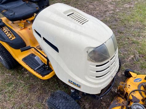 Cub Cadet Lt1042 Lawn Tractor Wmower Deck Bigiron Auctions