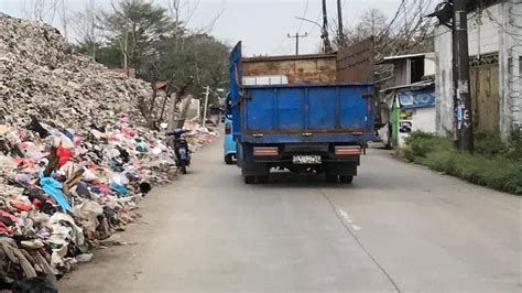 Sampah Menggunung Di Tpa Rawa Kucing Pengguna Jalan Terancam Pikiran