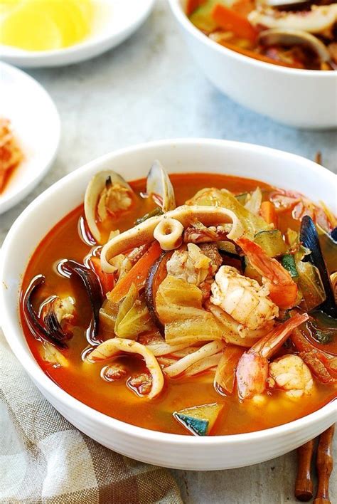 jjamppong  spelled jjambbong   korean spicy seafood noodle