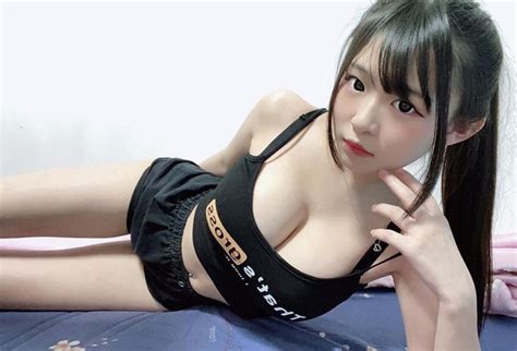 Ngắm nhan sắc những nữ streamer hot nhất Đài Loan Hong Kong chơi game không giỏi nhưng vòng
