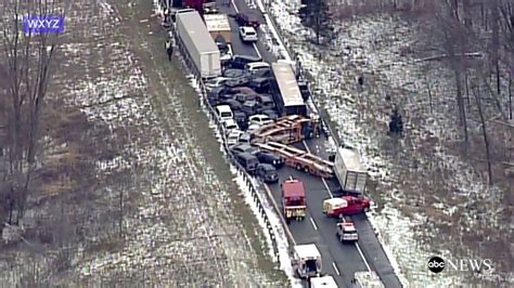 3 Killed In Snowy 40 Car Pile Up On Michigan Highway Abc7 Los Angeles