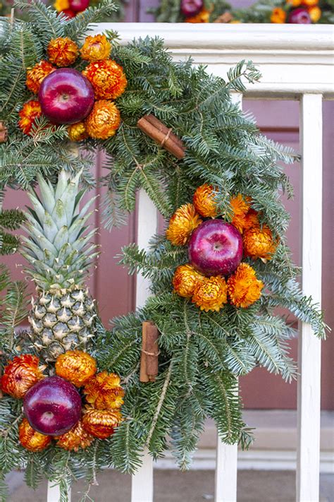 Christmas in Colonial Williamsburg - Dream Green DIY