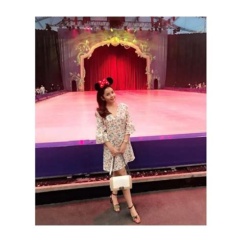 Gaya Modis Elvia Cerolline Cewek Yang Diduga Pacar Baru Billy Syahputra Hot Liputan