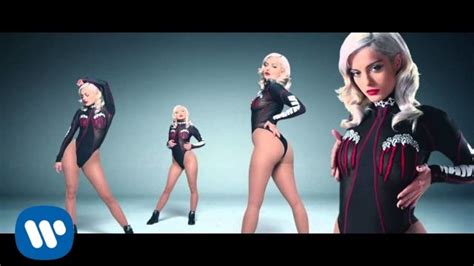 Bebe Rexha No Broken Hearts Feat Nicki Minaj Official Music Video Clothes Outfits