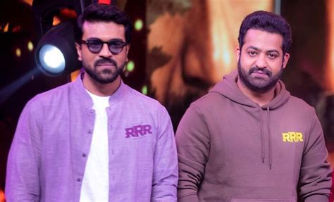 Ram Charan Ntr రామ్ చరణ్ బర్త్ డే వేడుకల్లో ఎన్టీయార్ మిస్సింగ్