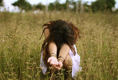 Wallpaper Sunlight Long Hair Field Green Yellow Summer Sad