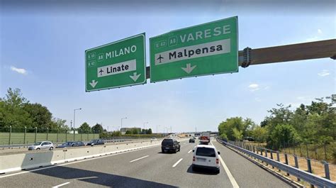 L Autostrada Milanese Con Alcuni Svincoli Chiusi L Altra Milano