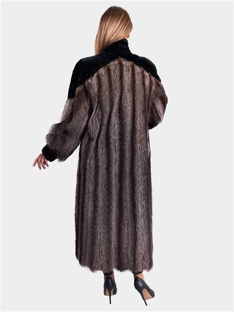 Raccoon Fur Coat With Sheared Beaver Trim Medium Estate Furs