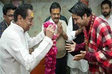 Kamal Nath Met Dhirendra Shastri Of Bageshwar Dham Bhopal News In