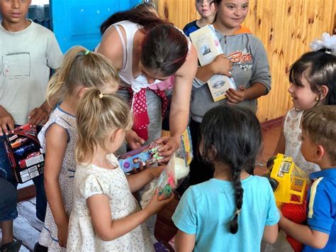 Роми в Україні. "Абсурдно спочатку виганяти ромських дітей зі шкіл, а ...
