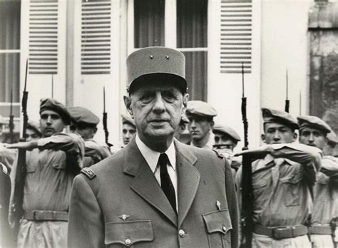 Le général De Gaulle aux commémorations du 50ème anniversaire de la