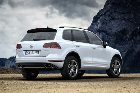 Galerie Volkswagen Touareg R Line Heckansicht Facelift 2015 Bilder Und Fotos