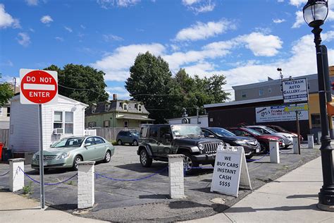 Bentley Building Crash Suspect Allegedly Stole Lexus From Moody Used