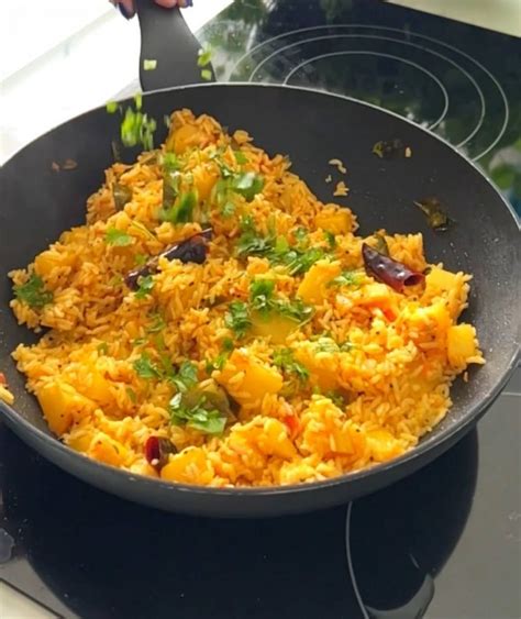 Potato Rice recipe(உருளைக்கிழங்கு சாதம்) in 15 mins, Easy Potato Recipes - Prema's Culinary