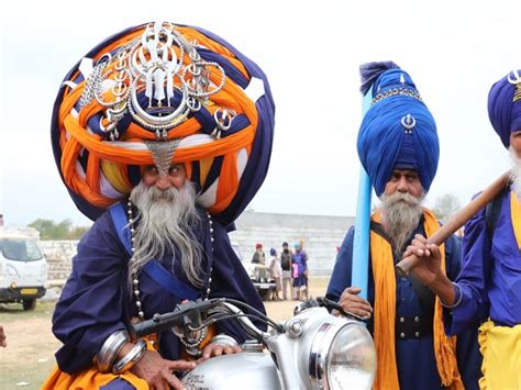 Who Are The Nihang Sikhs A Brief Look At Their History And Status In