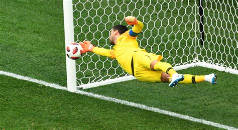 Quarto Goleiro A Levantar A Copa Do Mundo Lloris é O Sexto Capitão