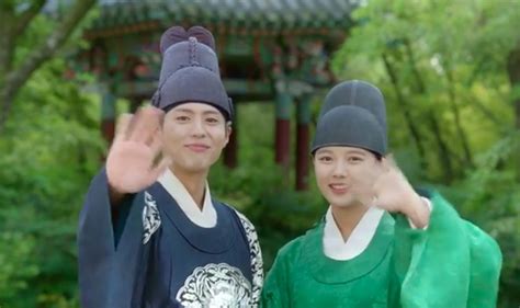 Watch: Park Bo Gum And Kim Yoo Jung Wish Everyone A Happy Chuseok