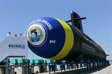 Lan Amento Do Submarino Riachuelo S Poder Naval